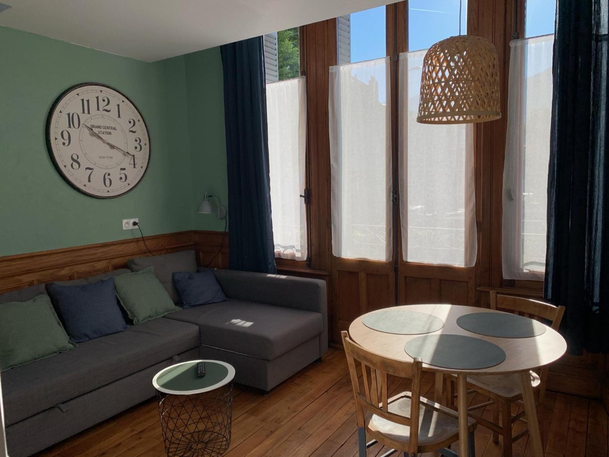 אלברטוויל A Deux Pas De La Gare, La Maison Rouge מראה חיצוני תמונה